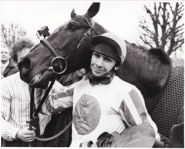 Photo Peter Scudamore with Battalion Winner Number 149 - Fontwell February 1989